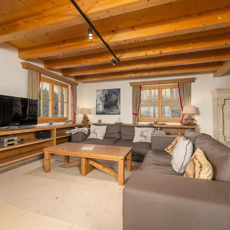 木屋 阿尔平阿维尼达全景公寓 *