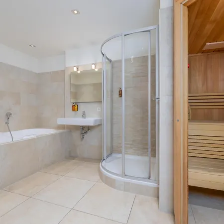 阿尔平阿维尼达全景公寓 皮森多夫