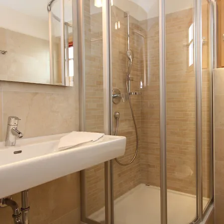 阿尔平阿维尼达全景公寓